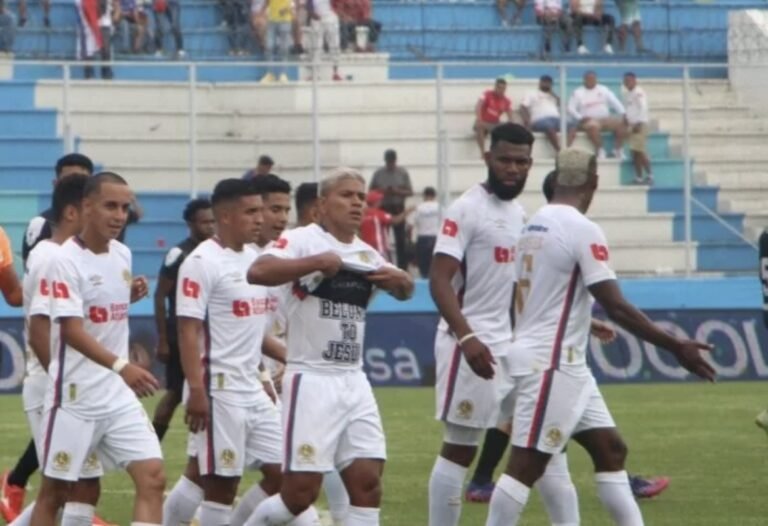 El club deportivo olimpia realiza reconocimiento de Alejandro Morera Soto a horas de enfrentar al Alajuelense