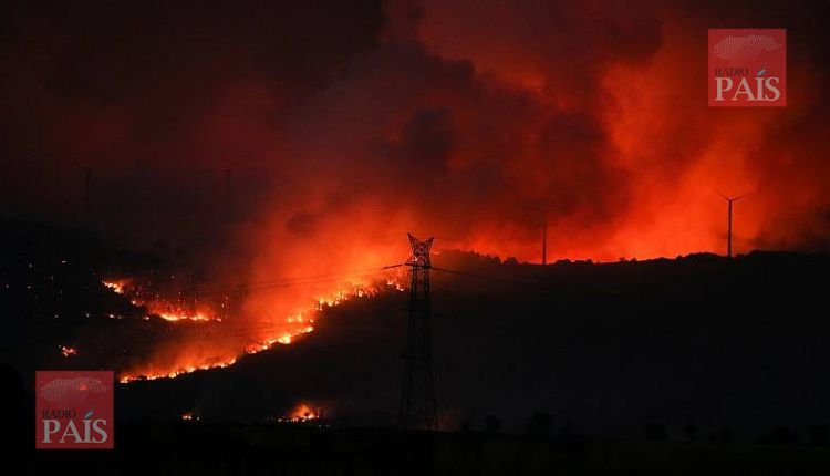  Incendio del año en España sigue ardiendo sin control